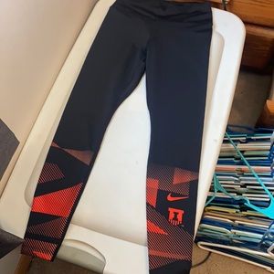 Nike leggings size small.